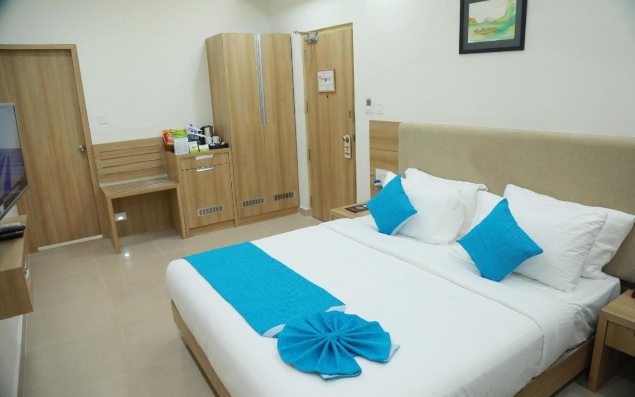Hotel Anjali Park Kottajam Kültér fotó