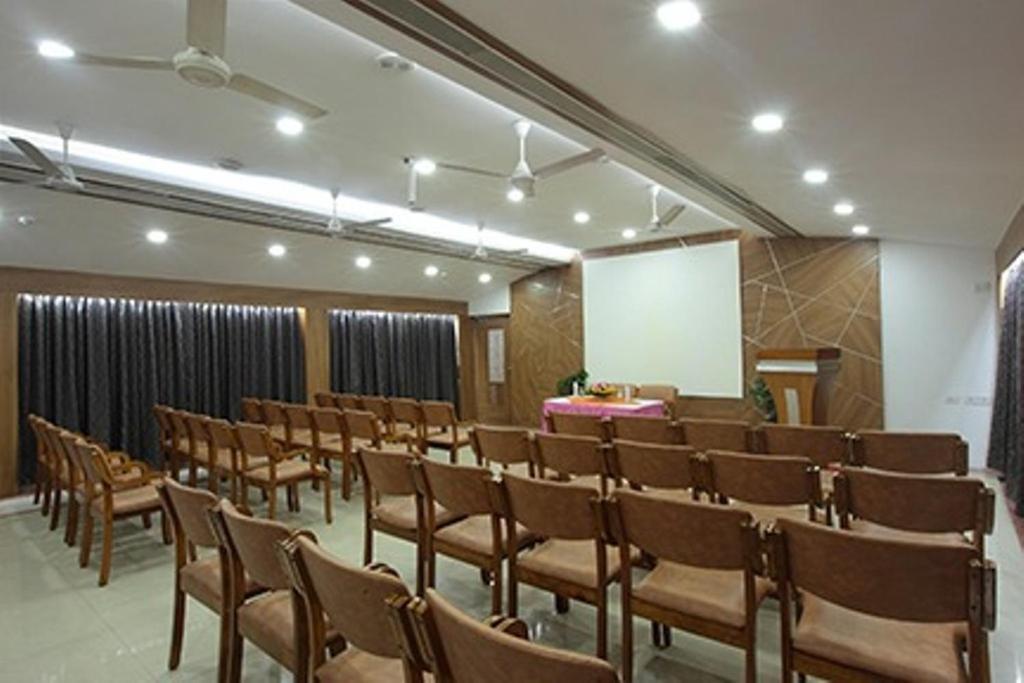 Hotel Anjali Park Kottajam Kültér fotó