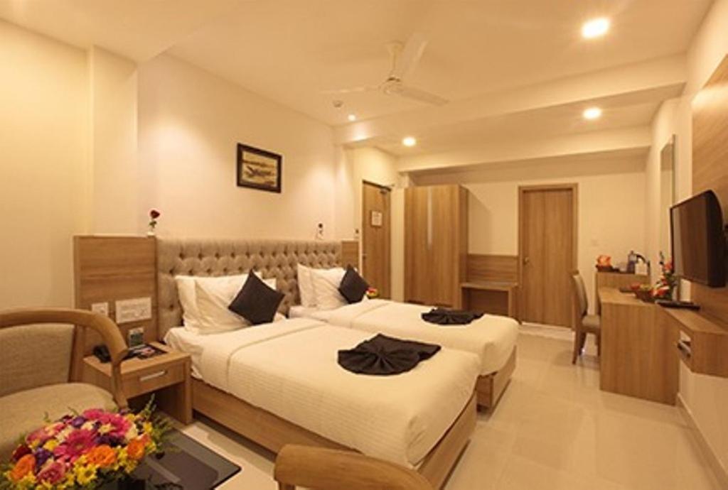 Hotel Anjali Park Kottajam Kültér fotó