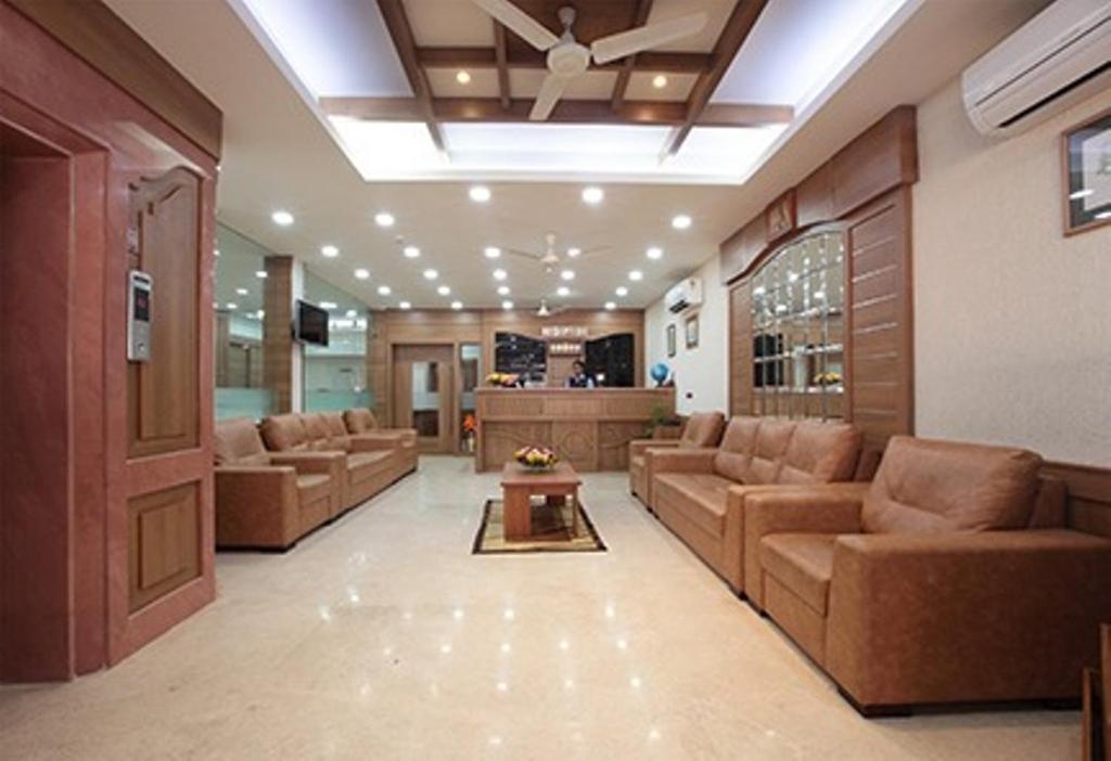 Hotel Anjali Park Kottajam Kültér fotó